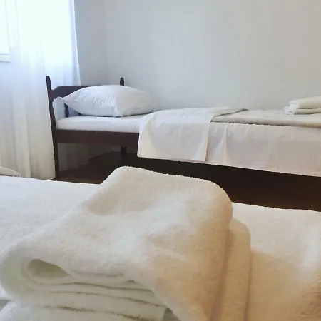 Appartamento Clean 2 Bedroom With Ac And Laundry Mostar